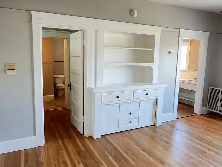 630 W Washington St #9 — Photo 5
