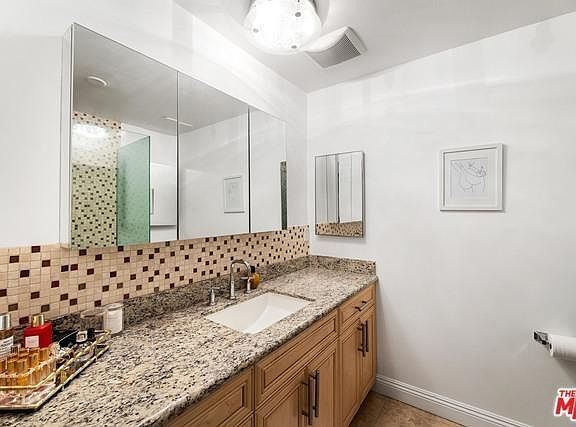 2nd image of 214-1121 N Olive Dr #214