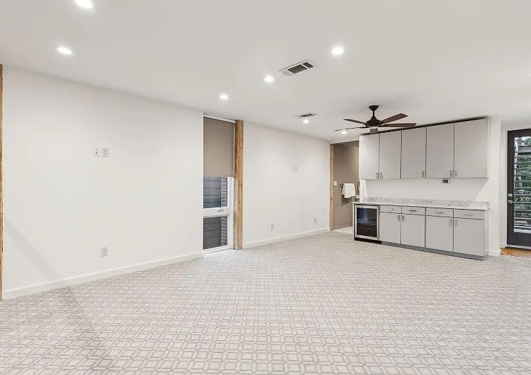 6024 Hudson St — Photo 5