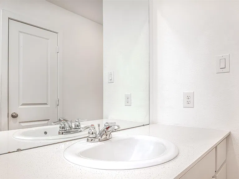 21458 Carosella Dr — Photo 36