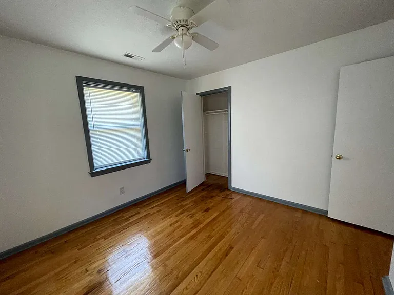 104 Brock St — Photo 22