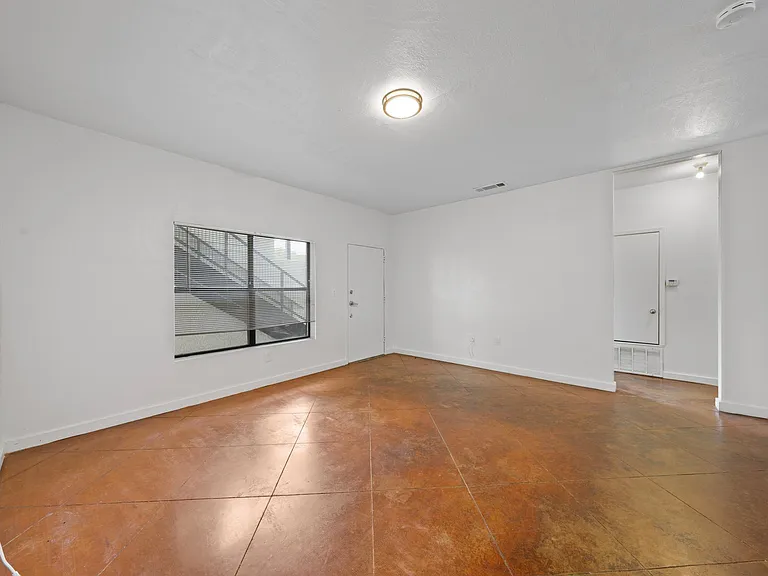 512 Daughtrey Ave #A103 — Photo 5