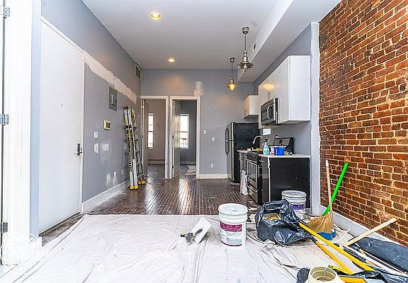 2nd image of 2372 Pacific St #6