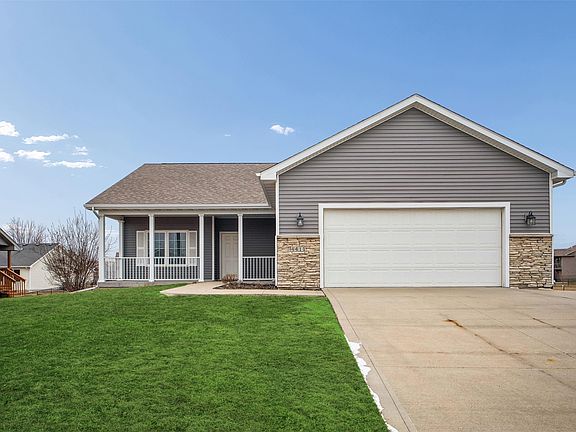 2nd image of 4411 NE Briarwood Dr