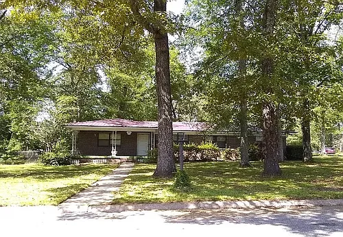 1000 Fairlane Dr Photo 1