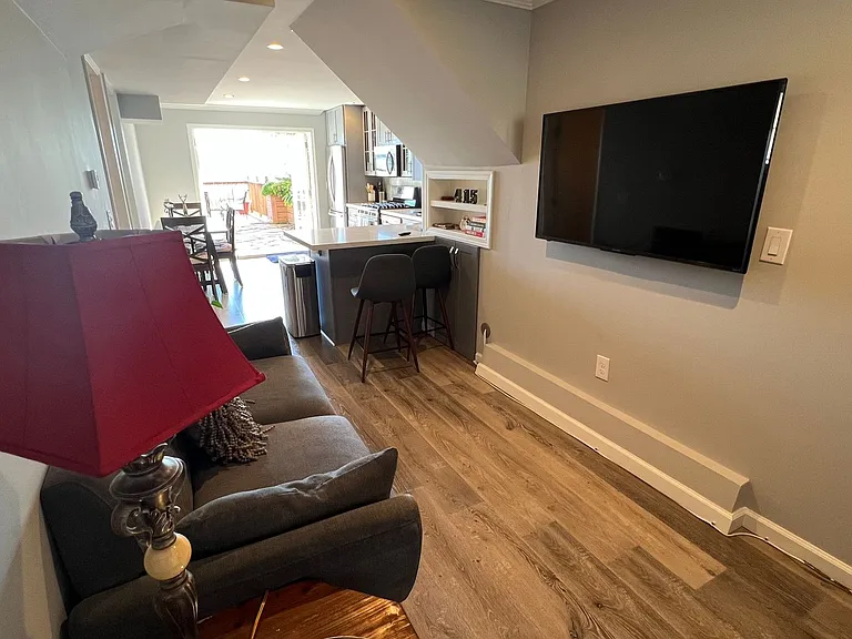 351 Mangels Ave — Photo 6