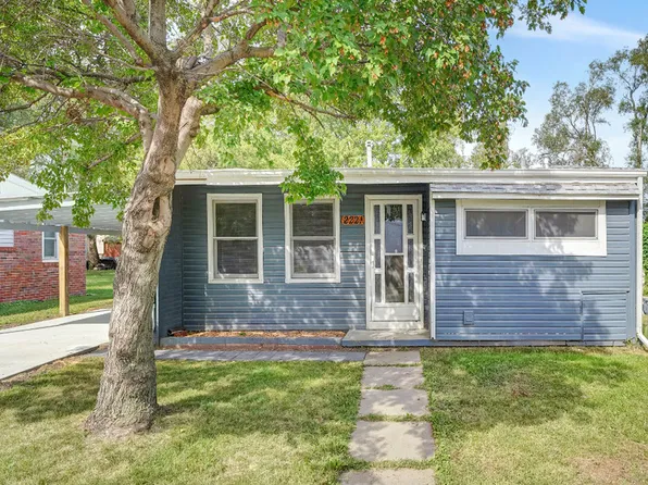 2221 N 32nd St, Lincoln, NE 68503
