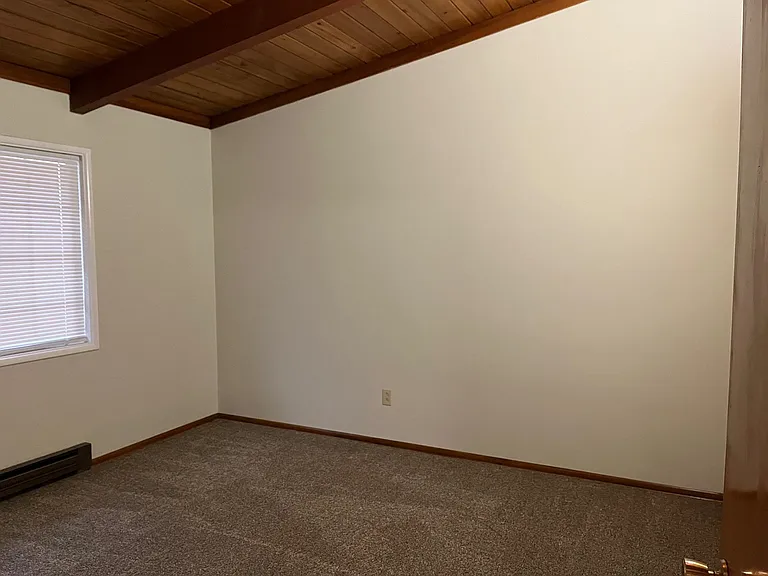 810 SE 217th Ave — Photo 10