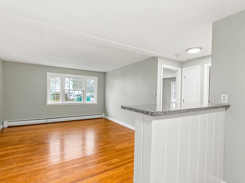 2nd image of 1 Elaine St APT 26