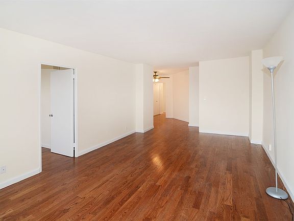 2nd image of 5900 Arlington Ave APT 1X