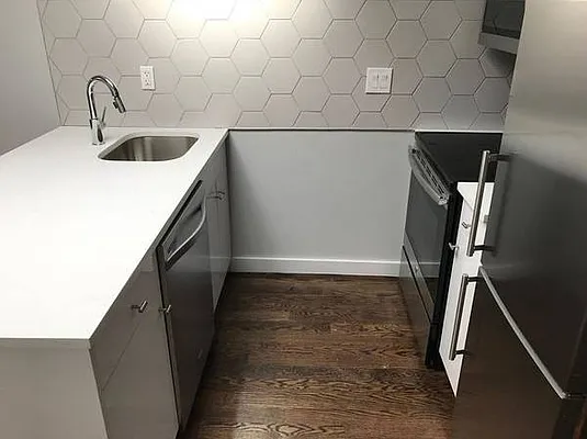 Rented by Premier Metro Realty Corp | media 25