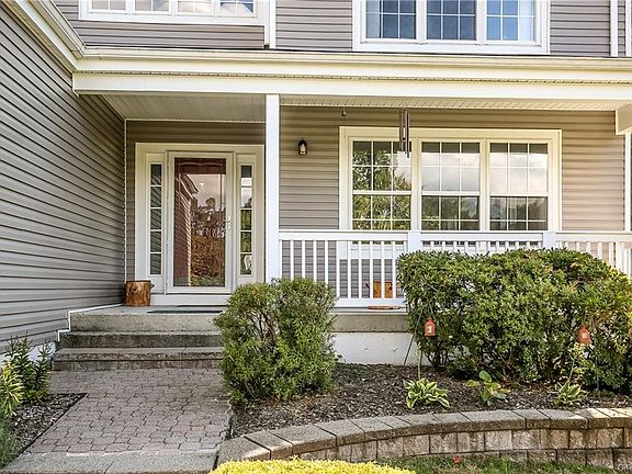 3rd image of 287 Rockwood Ct