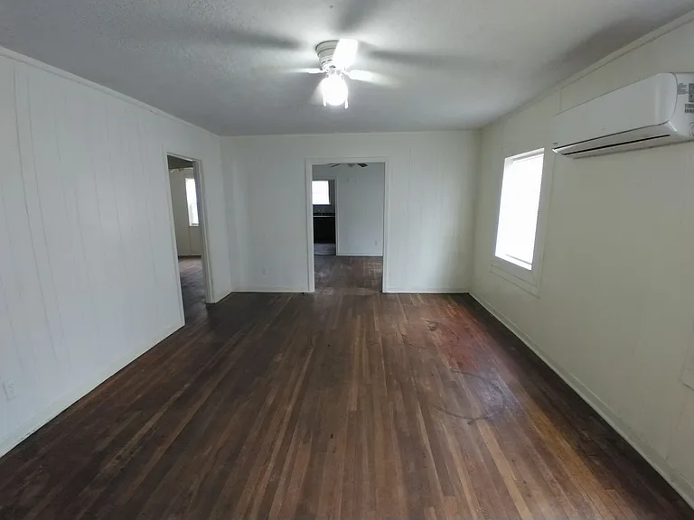 816 Bilbo St — Photo 2