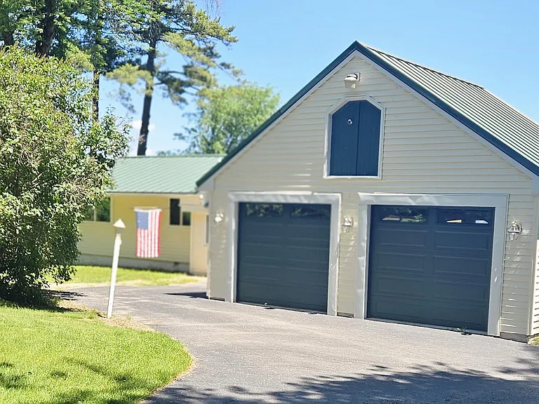 77 Meadow Rd — Photo 32