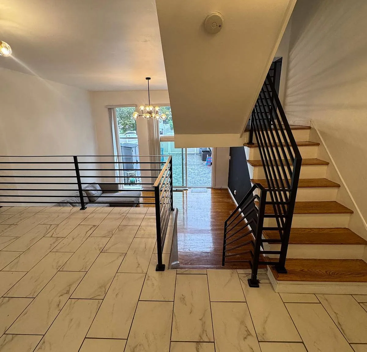 3 bed, 1.5 bath, 2465 sqft, $4,100 — Photo 4