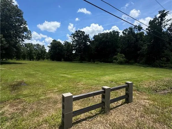 49090 Stafford Rd, Tickfaw, LA 70466