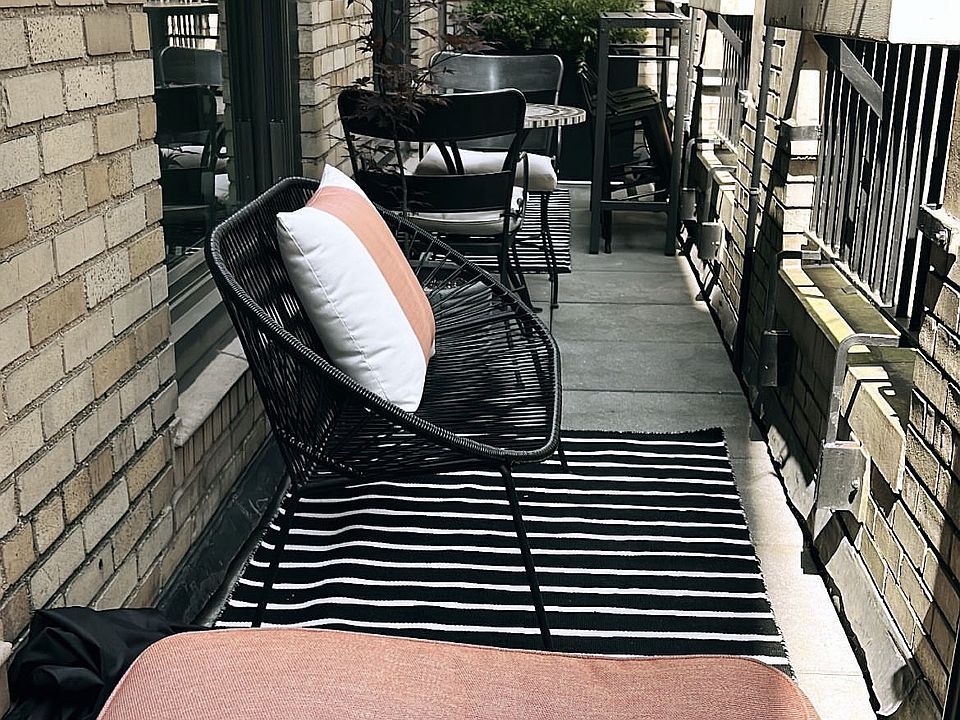 1st image of 88 Greenwich St APT 916