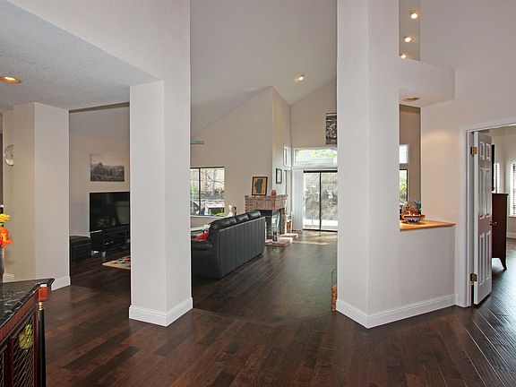5th image of 500 Tolworth Ct