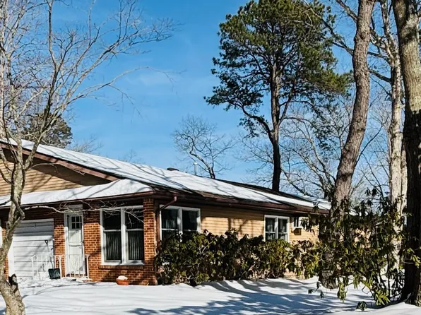 29 Sycamore Rd, Manahawkin, NJ 08050
