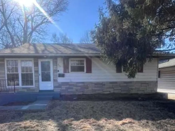 200 Roderick Dr, Saint Louis, MO 63137