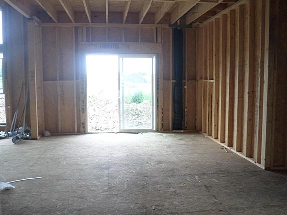 4th image of 589 Buena Park Dr