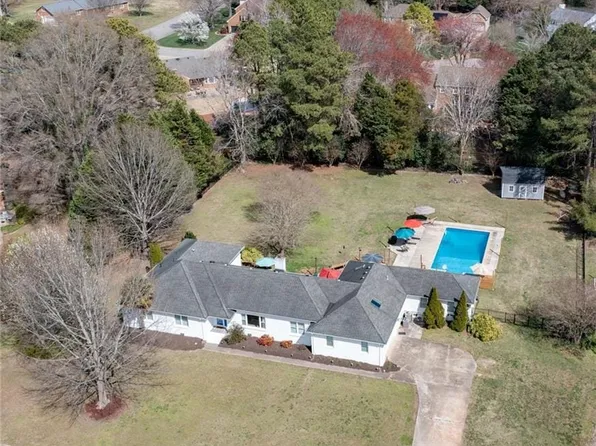 1256 Southfield Pl, Virginia Beach, VA 23452