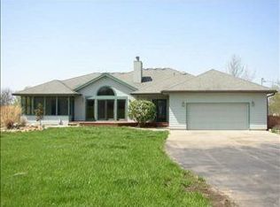 4646 SE Berryton Rd, Berryton, KS 66409