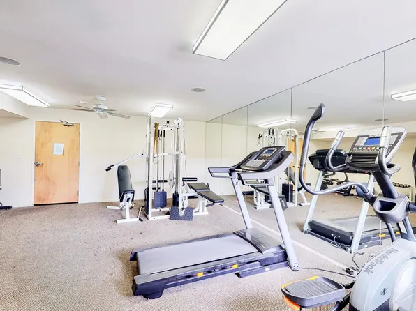 2121 Beloit Ave APT 302, Los Angeles, CA 90025