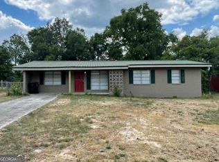113 Lakeview Dr, East Dublin, GA 31027