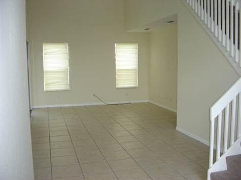 4th image of 54 Westlee Ln