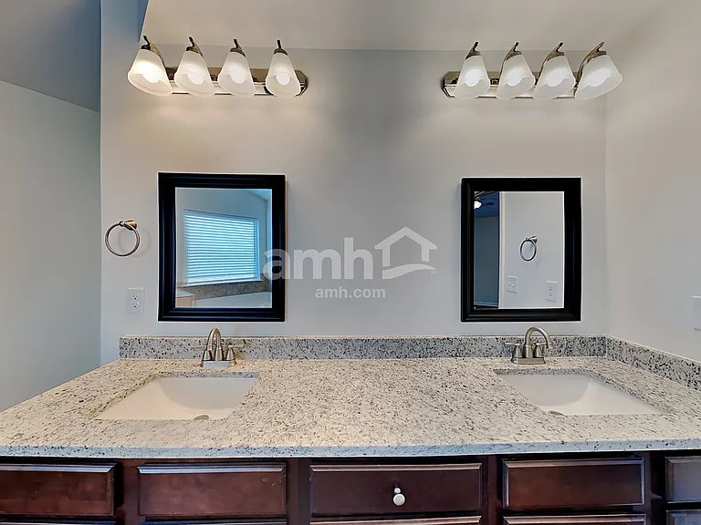 1157 Paramount Dr — Photo 11