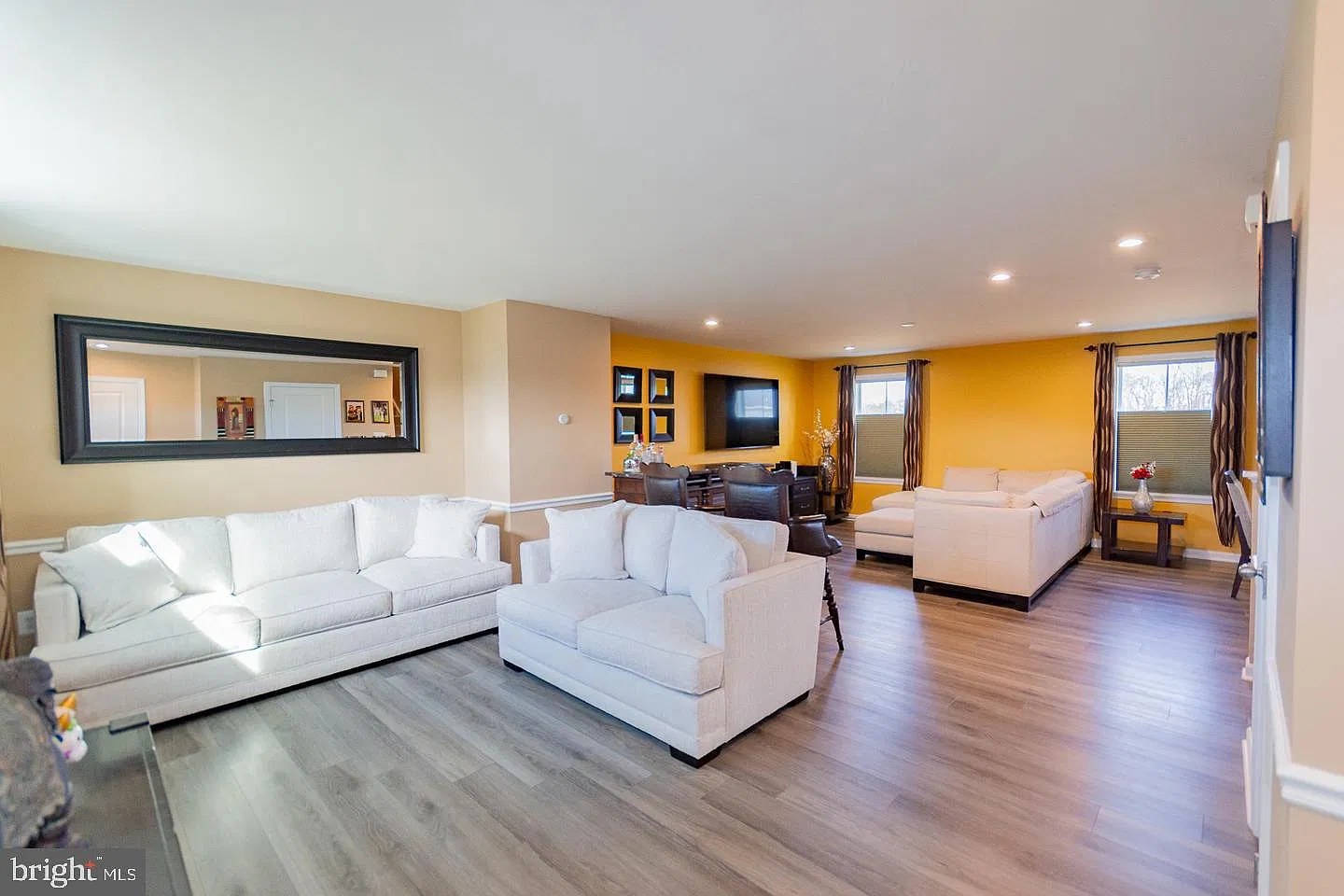 4 bed, 2.5 bath, 2200 sqft, $2,550 — Photo 3