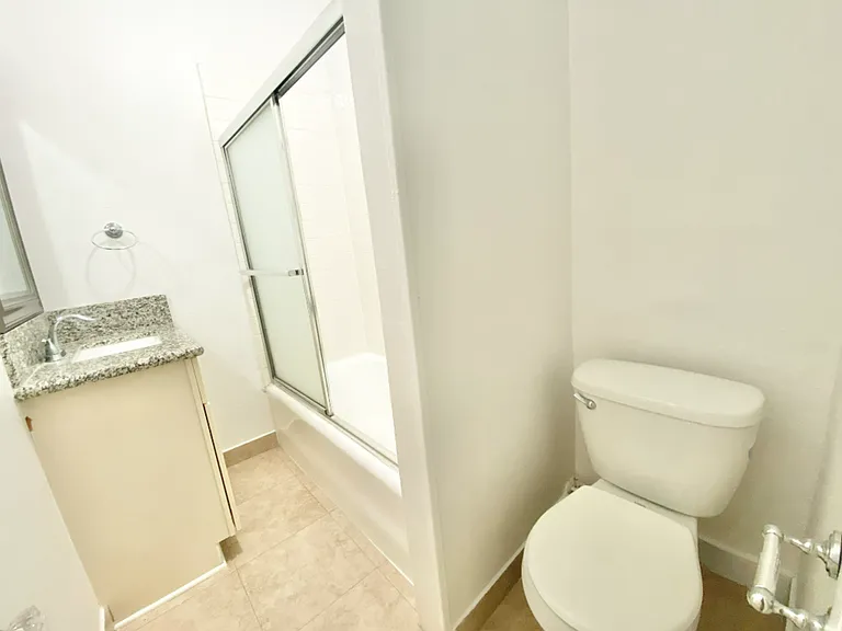 Harvard Hill Apartments - Harvard Hill LLC — Photo 16