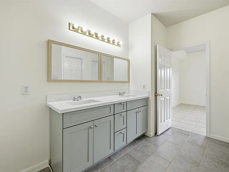 18010 Quiet Stream Ct — Photo 16