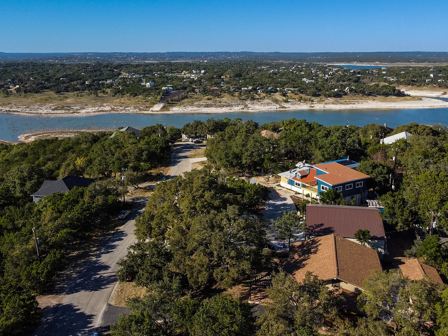 4 bed, 2000 sqft, $2,550 — Photo 1