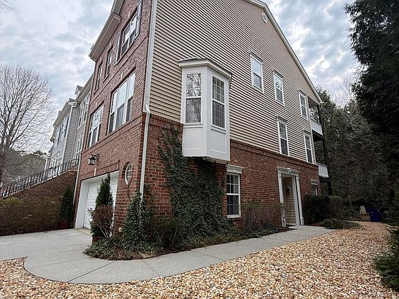 2nd image of 3647 Edgemont Dr