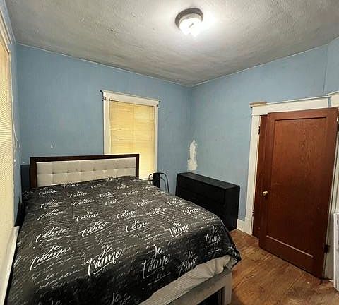5th image of 2104 McLaran Ave