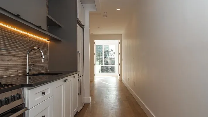 Rented by Nooklyn NYC LLC | media 22