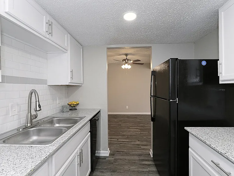 B2 - 2BD, 2BA - 1201SF - Kitchen