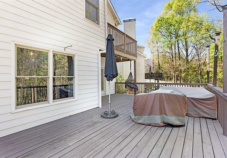 1390 Marion Walk SE — Photo 45