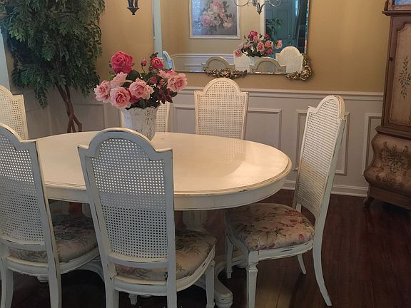 5th image of 296 E Laurel River Dr