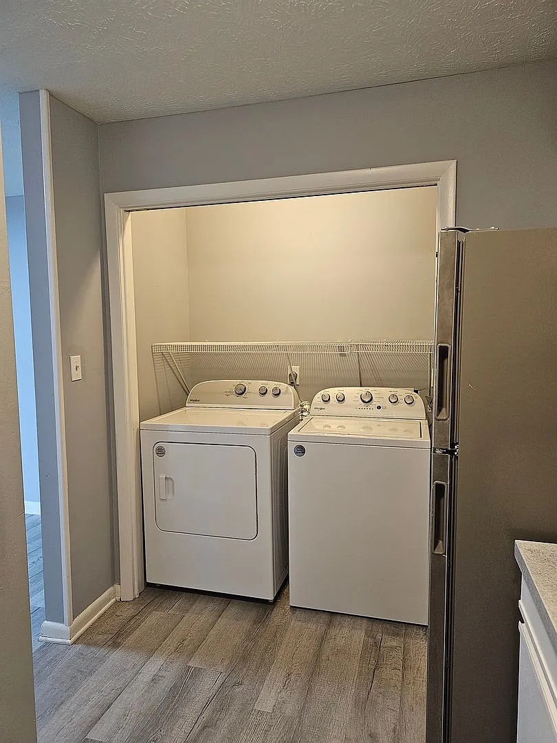 Newly Renovated 2 Bedroom, 2 Bath Condo in Gated Community. — Photo 4