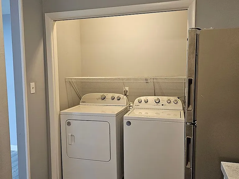 672 Bartons Landing Pl #1 — Photo 4