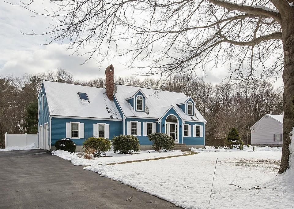 2nd image of 11 Southpark Ln