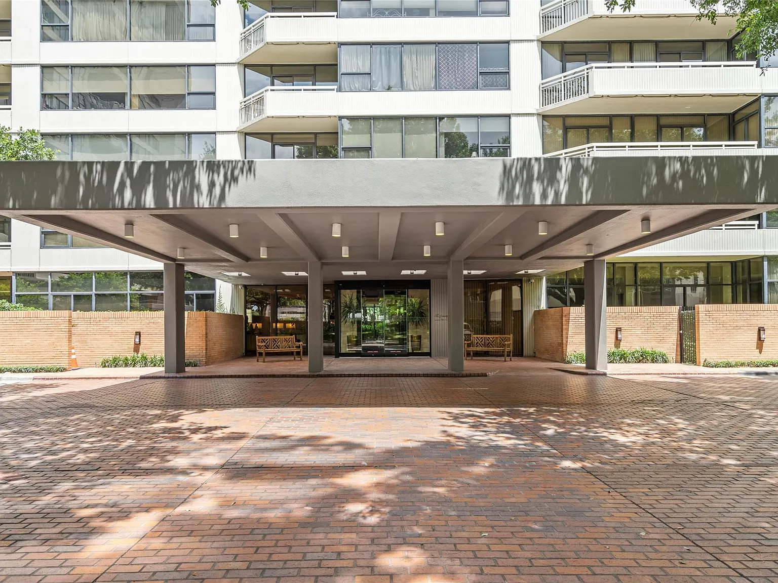 2 bed, 2.0 bath, 1391 sqft, $3,100 — Photo 4