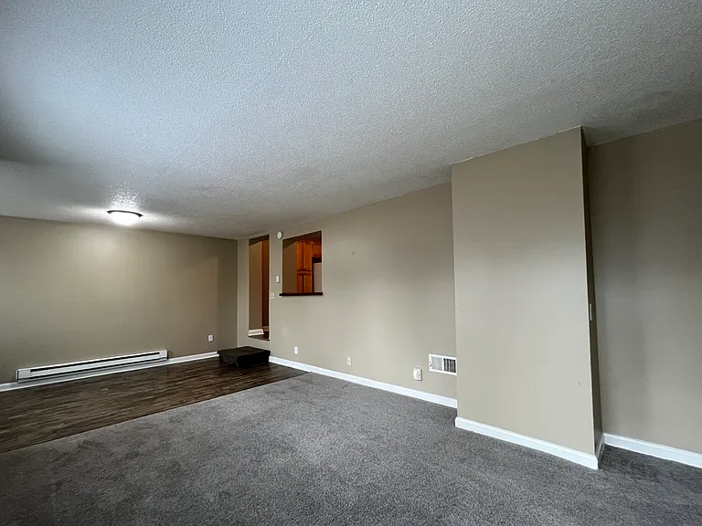 880 Wilson Avenue — Photo 4