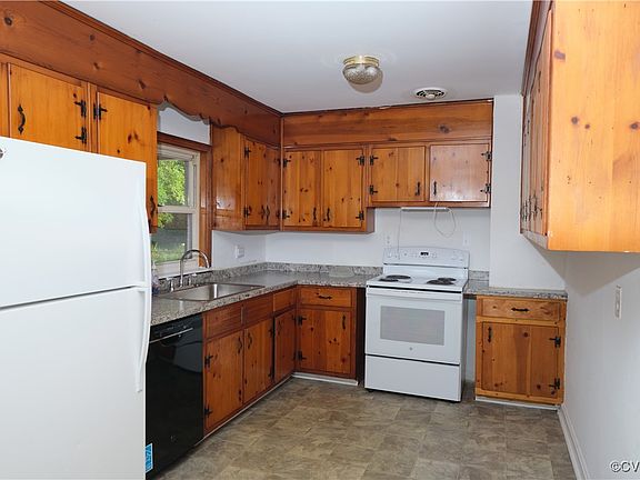 5th image of 3312 Woodlawn St