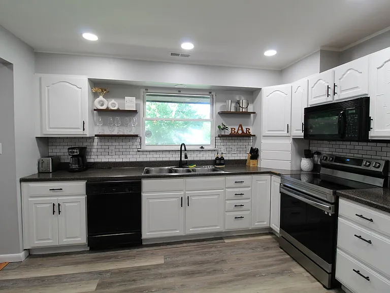 221 Alleghany Dr — Photo 19