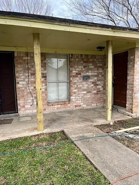 1st image of 9422 Tooley Dr