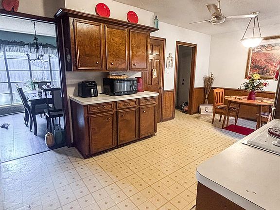 5th image of 10330 Sweetwood Dr